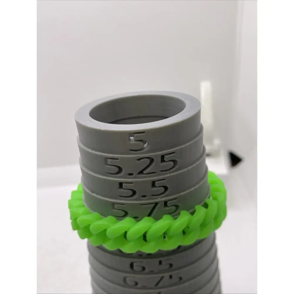 Womens Green Rubber Sports Watch Works New Battery